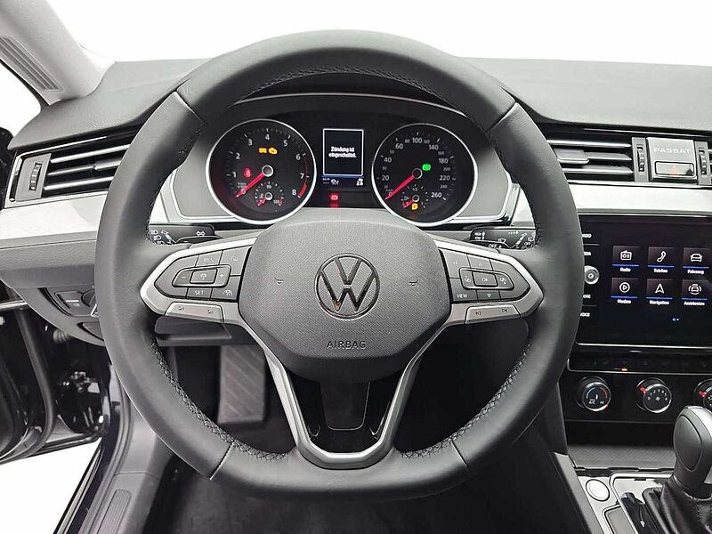 Volkswagen Passat Variant PASSAT VARIANT 1.5 TSI DSG STYLE LED ACC LANE WINT